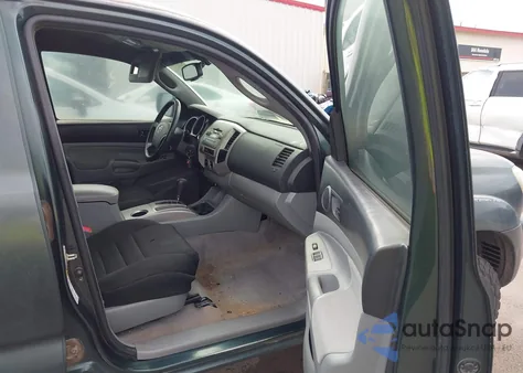 2010 Toyota Tacoma Prerunner V6 z USA, uszkodzony, nr VIN 3TMJU4GN2AM096987